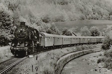 DR Güterzug-Lokomotive 58 1934-7 bei Antonstal. Eisenbahn Bestell-Nr. 1248