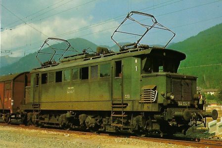DB Elektr. Personenzuglokomotive 114 024-7 in Mittenwald am 14. Juli 1969. Eisenbahn Bestell-Nr. 1272