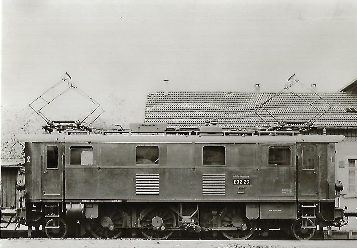 Lokomotive E 32 20 der Deutschen Bundesbahn. Eisenbahn Bestell-Nr. 5125