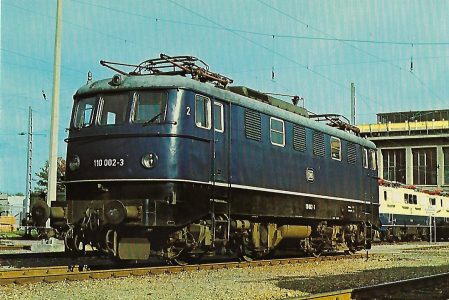 110 002-3 Elektrische Schnellzuglokomotive im Aw München-Freimann. Eisenbahn Bestell-Nr. 10261