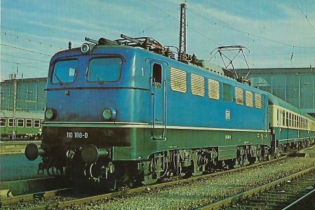 110 188-0 Elektrische Schnellzuglokomotive im Hbf. München. Eisenbahn Bestell-Nr. 10262