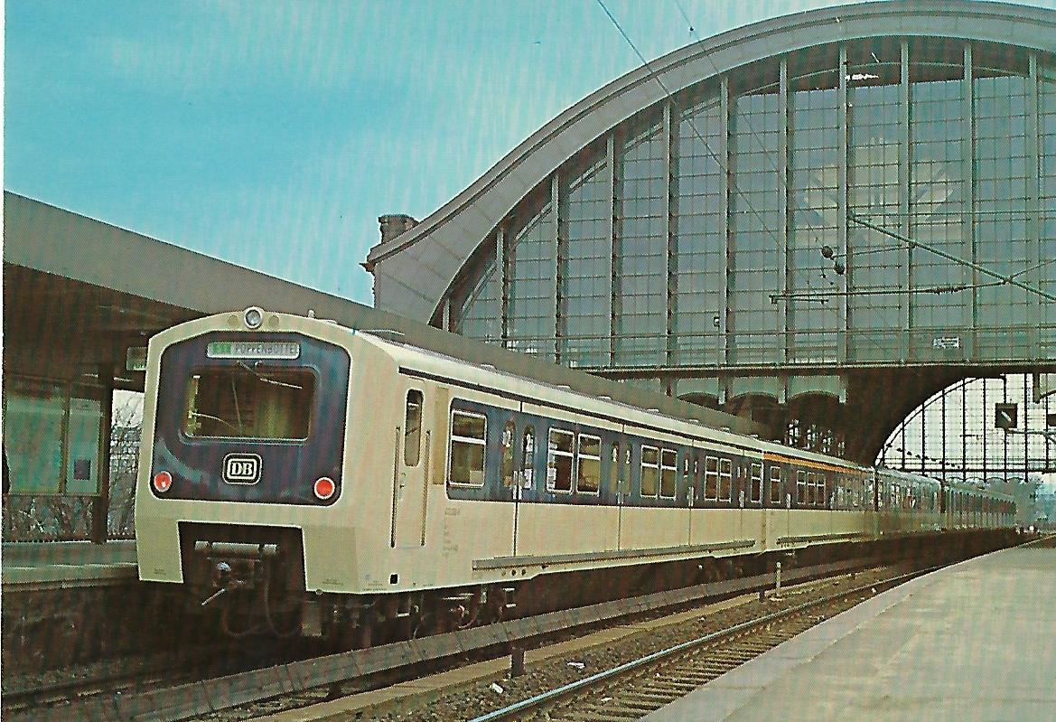 ET 472 Im Bf. Hamburg-Dammtor. Eisenbahn Bestell-Nr. 10279