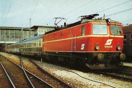 1044.29 ÖBB Elektrische Schnellzuglokomotive im Hbf. München. Eisenbahn Bestell-Nr. 10286
