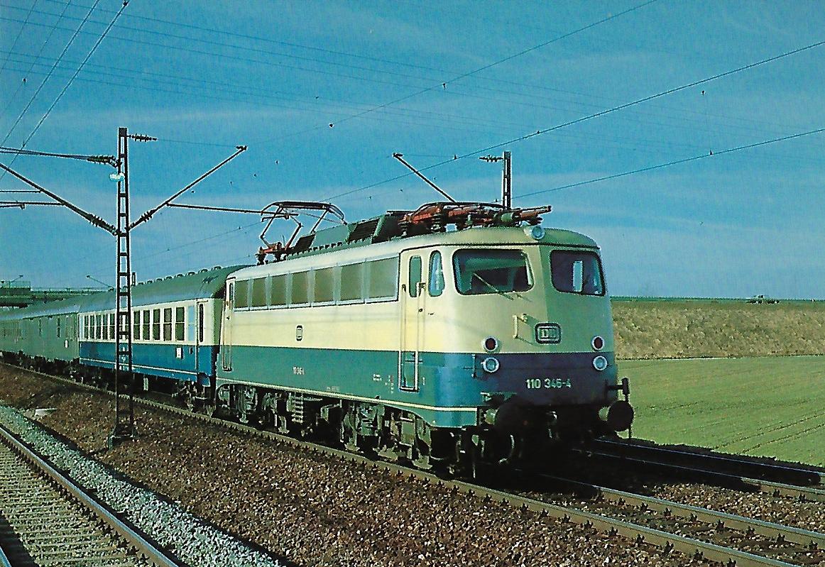 DB-Baureihe 110 Elektrische Schnellzuglokomotive bei Neu-Esting am 9.2.1981. Eisenbahn Bestell-Nr. 10300