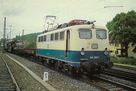 140 260-1 DB in Amstetten / Geislinger Steige im Juli 1981. Eisenbahn Bestell-Nr. 10311