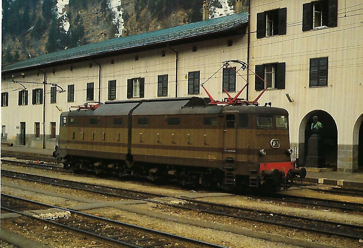FS Italienische Staatsbahnen E.645 im Bhf. Brenner. Eisenbahn Bestell-Nr. 10349