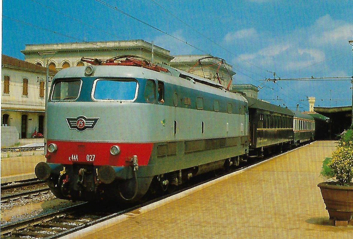 FS, elektr. Schnellzuglokomotive 444.027 in Livorno. Eisenbahn Bestell-Nr. 10366