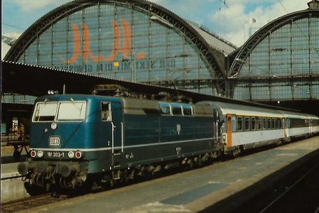 DB, Zweifrequenz-Lokomotive 181 203-1 im Frankfurter Hbf.. Eisenbahn Bestell-Nr. 10379