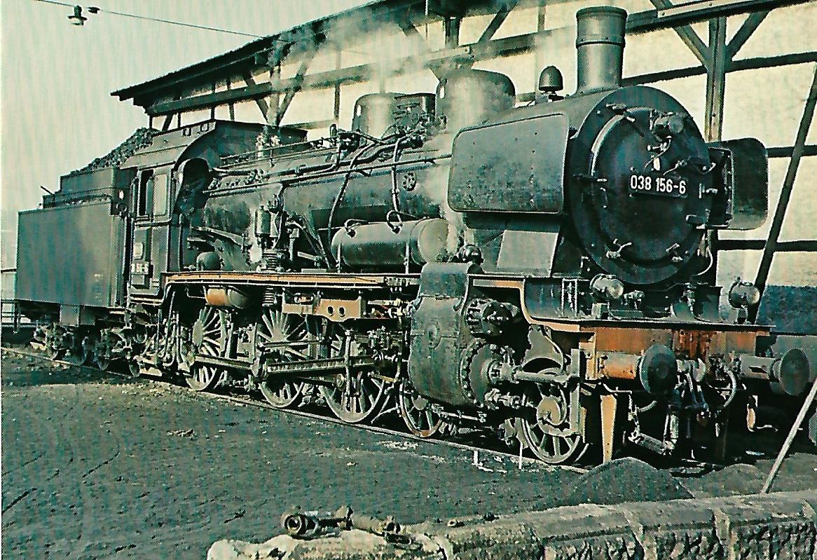 Personenzug-Dampflokomotive 038 156-6 (ex preuß. P 8) im Bw Rottweil. Eisenbahn Bestell-Nr. 10400