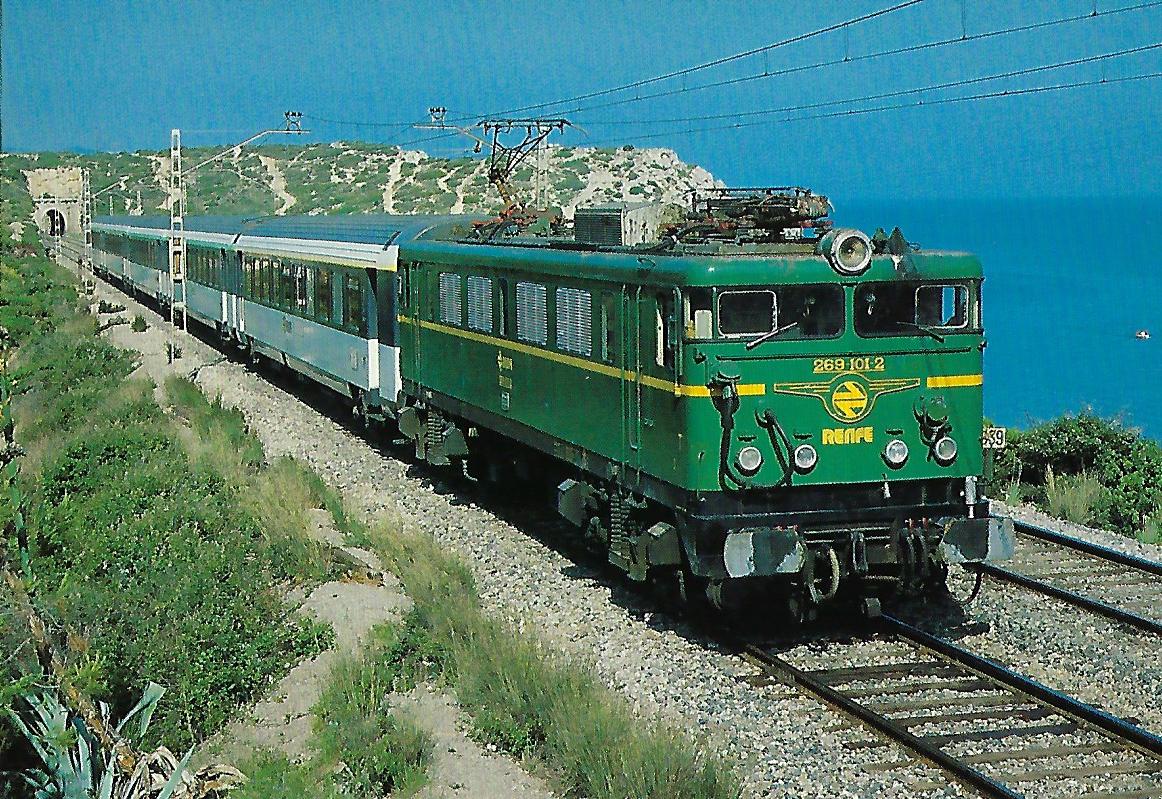 RENFE, elektrische Mehrzwecklokomotive 269-101-2 bei Vilanova i la Geltrù. Eisenbahn Bestell-Nr. 10406