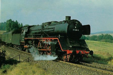 DB, Schnellzuglokomotive 001 008-2 bei Marktschorgast, 1970. Eisenbahn Bestell-Nr. 10421
