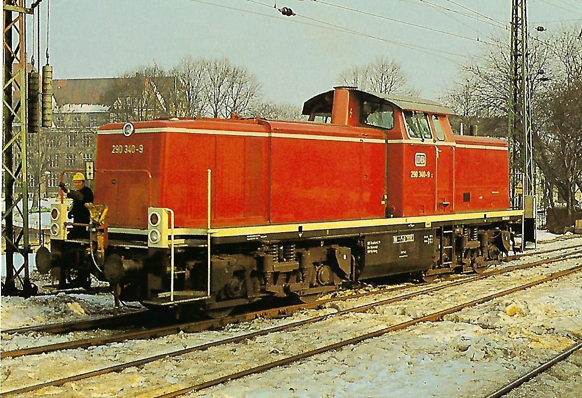DB, diesel-hydraulische Lokomotive 290 340-9 in Bremen Hbf. (10430)
