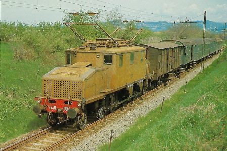 FS, elektrische Lokomotive E 431 bei Acqui Terme im April 1973. Eisenbahn Bestell-Nr. 10468