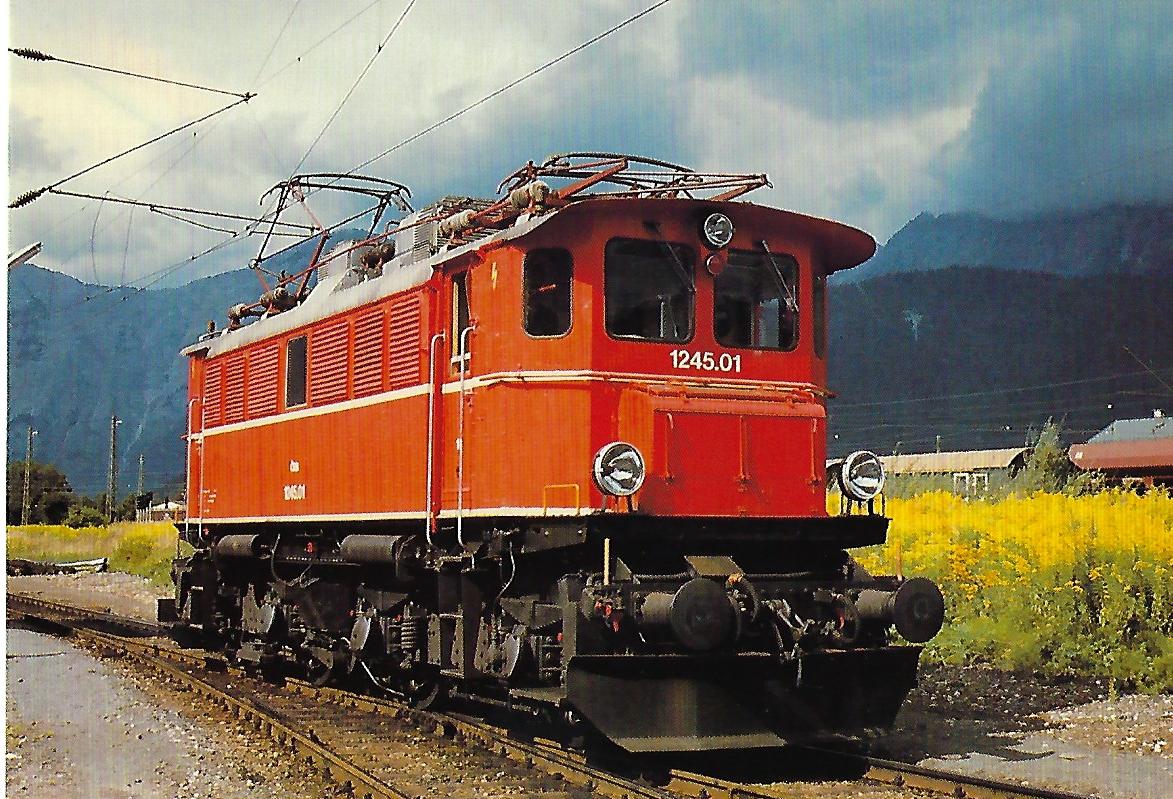 ÖBB, elektrische Mehrzwecklokomotive 1245.01 in Saalfelden 1982.Eisenbahn Bestell-Nr. 10480