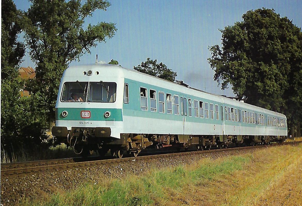 DB, dieselhydraulischer Triebwagen 614 035-4 im August 1987 bei Zirndorf. Eisenbahn Bestell-Nr. 10487