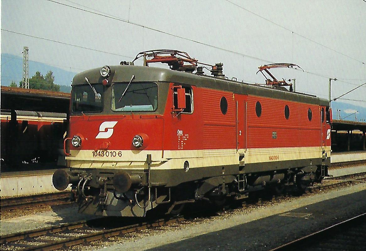 ÖBB, elektrische Mehrzwecklokomotive 1043 010-6, Bo’Bo‘, am 12.9.1987 in Villach Hbf. Eisenbahn Bestell-Nr. 10505