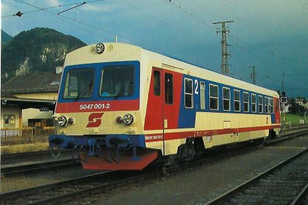 ÖBB, Nebenbahntriebwagen 5047 001-2, B’2′, in Salzburg – Gnigl im August 1987. Eisenbahn Bestell-Nr. 10508