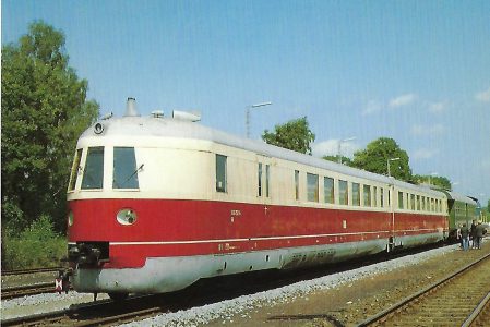 DR, diesel-elektrischer Salontriebwagen 183 252-6, 2’Bo’2′, 1985 in Schnabelwaid. Eisenbahn Bestell-Nr. 10523